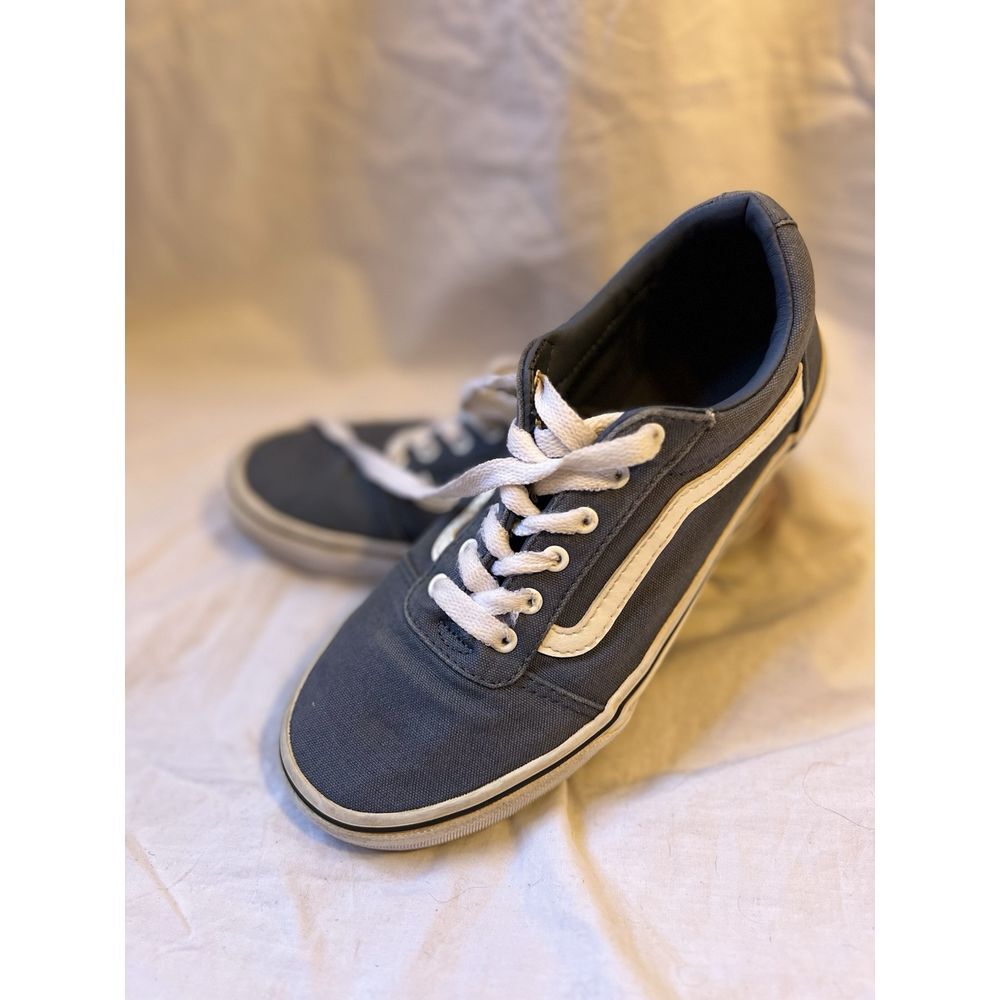 Youth Vans Slip On Shoes Size 3.5